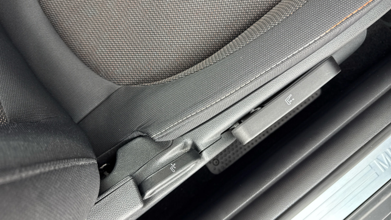 MINI Hatchback 1.5 Cooper Classic 3dr Auto Petrol Hatchback